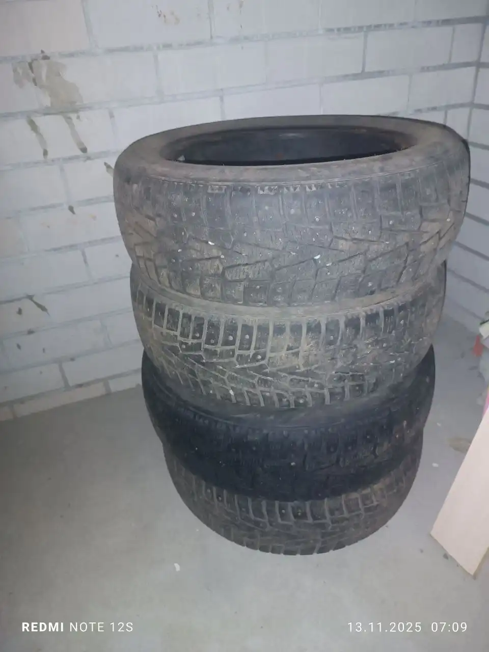 Шины 185/60 R15 4 шт.