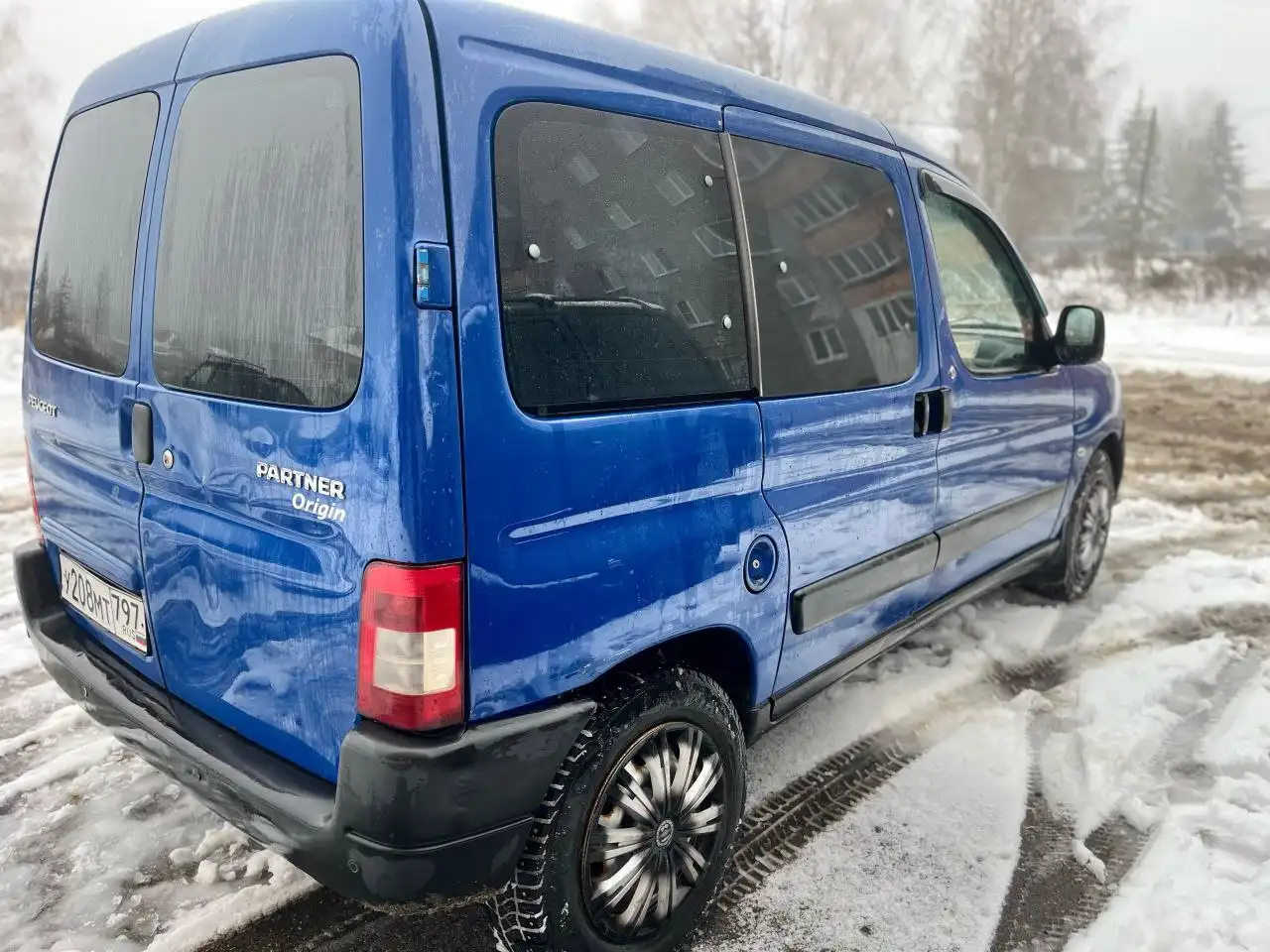 Продажа автомобиля Пежо Партнер 2010 года