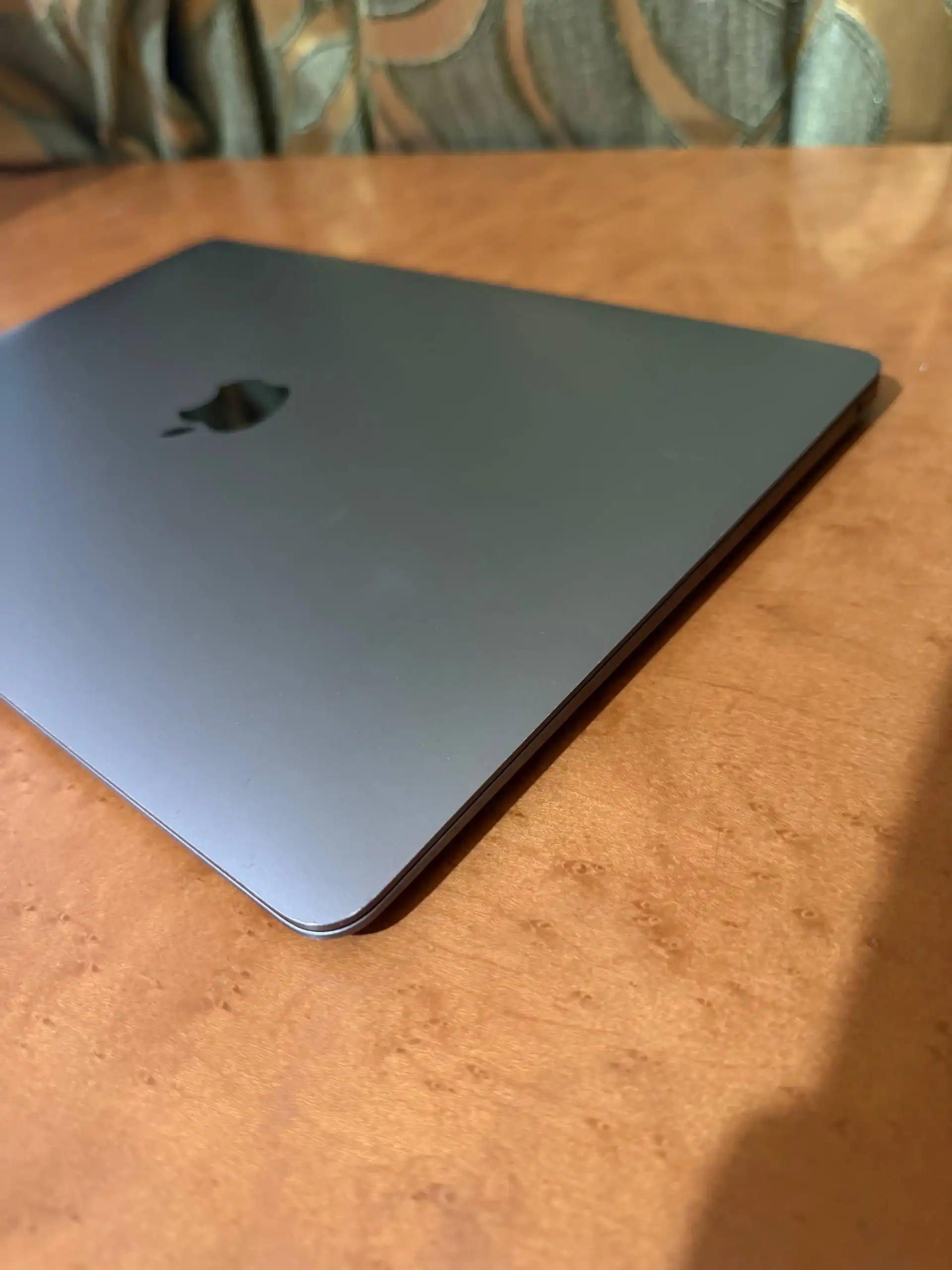 MacBook Air Retina 13 в прекрасном состоянии