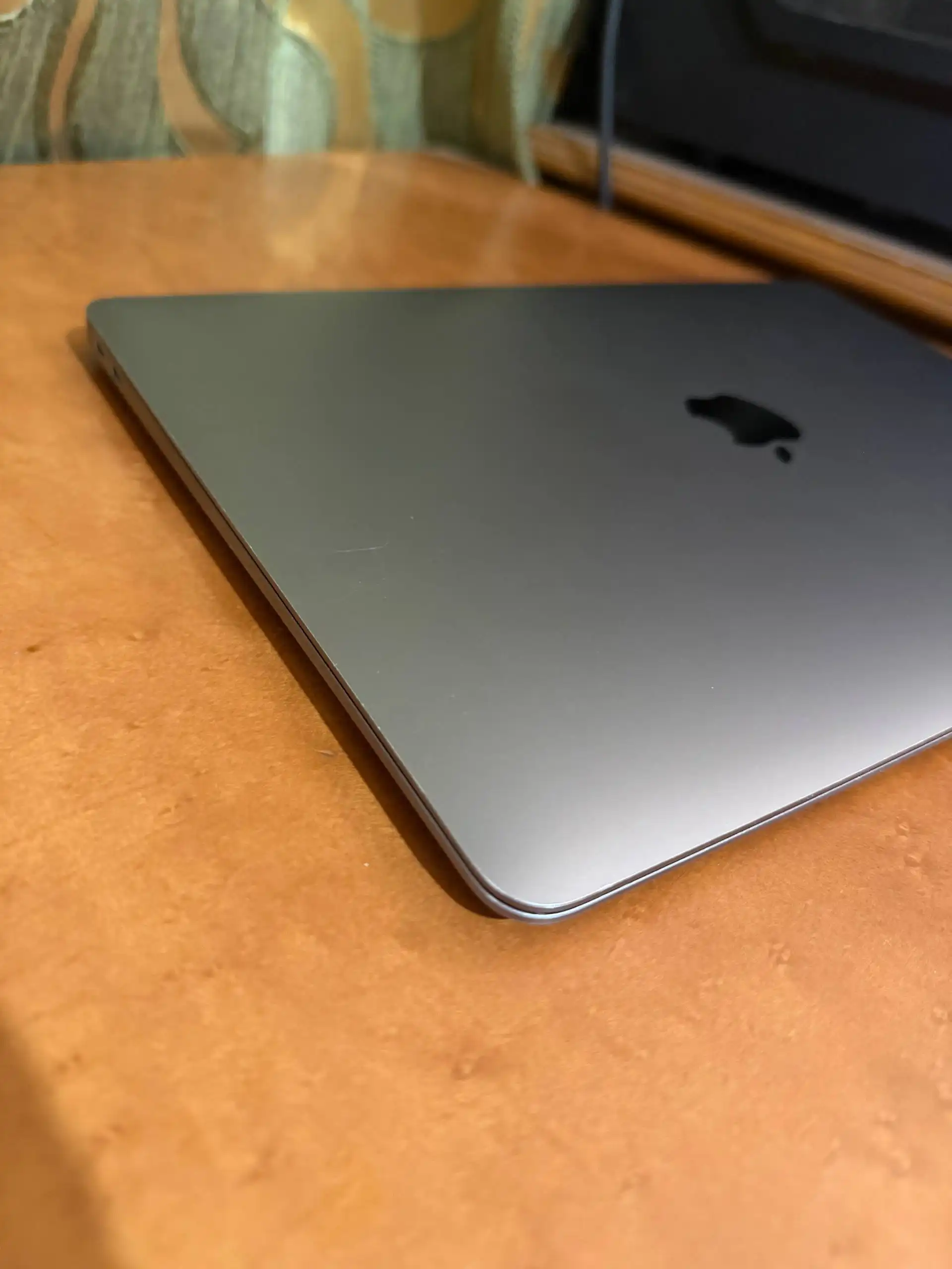 MacBook Air Retina 13 в прекрасном состоянии