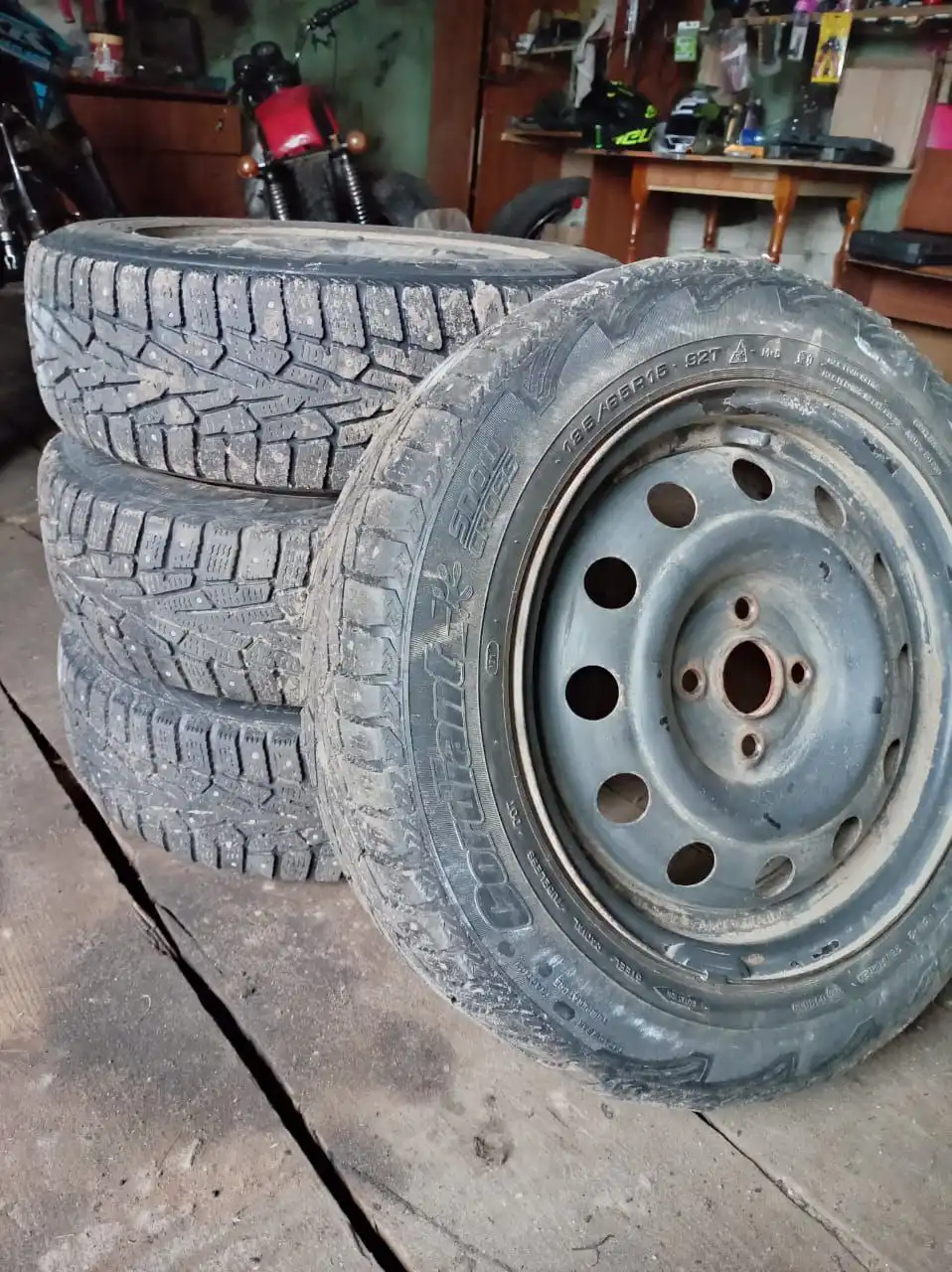 Комплект зимних колес 185/65R15 бу для Kia Rio