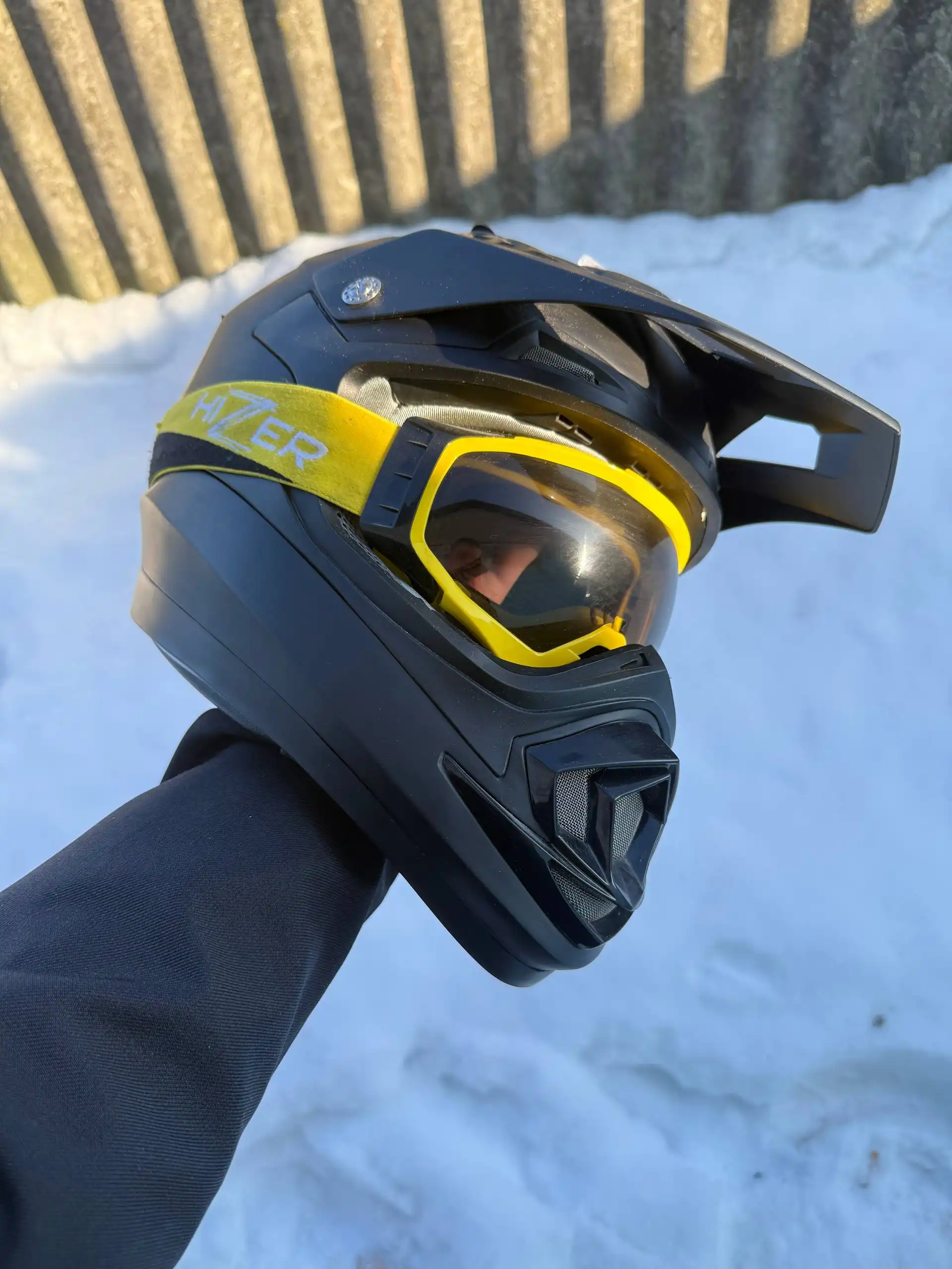 Продажа шлема размера L - Барахолка в Неизвестно