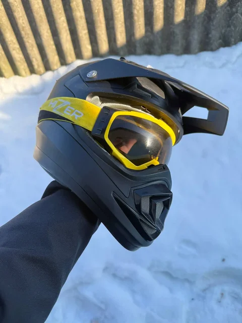 Продажа шлема размера L - Барахолка в Неизвестно