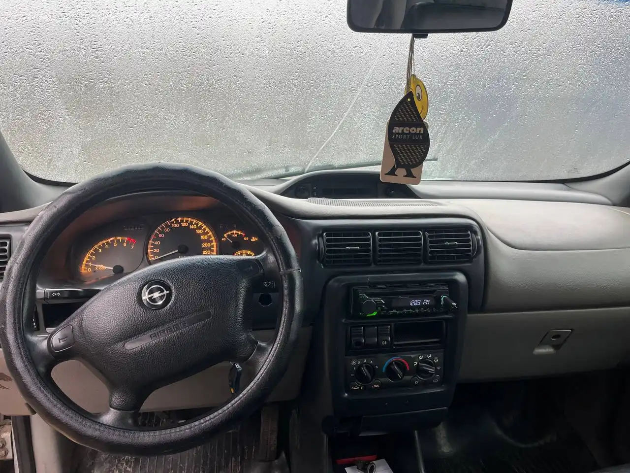 Продажа автомобиля 1999 года - Легковые автомобили (Авто) в Брянск