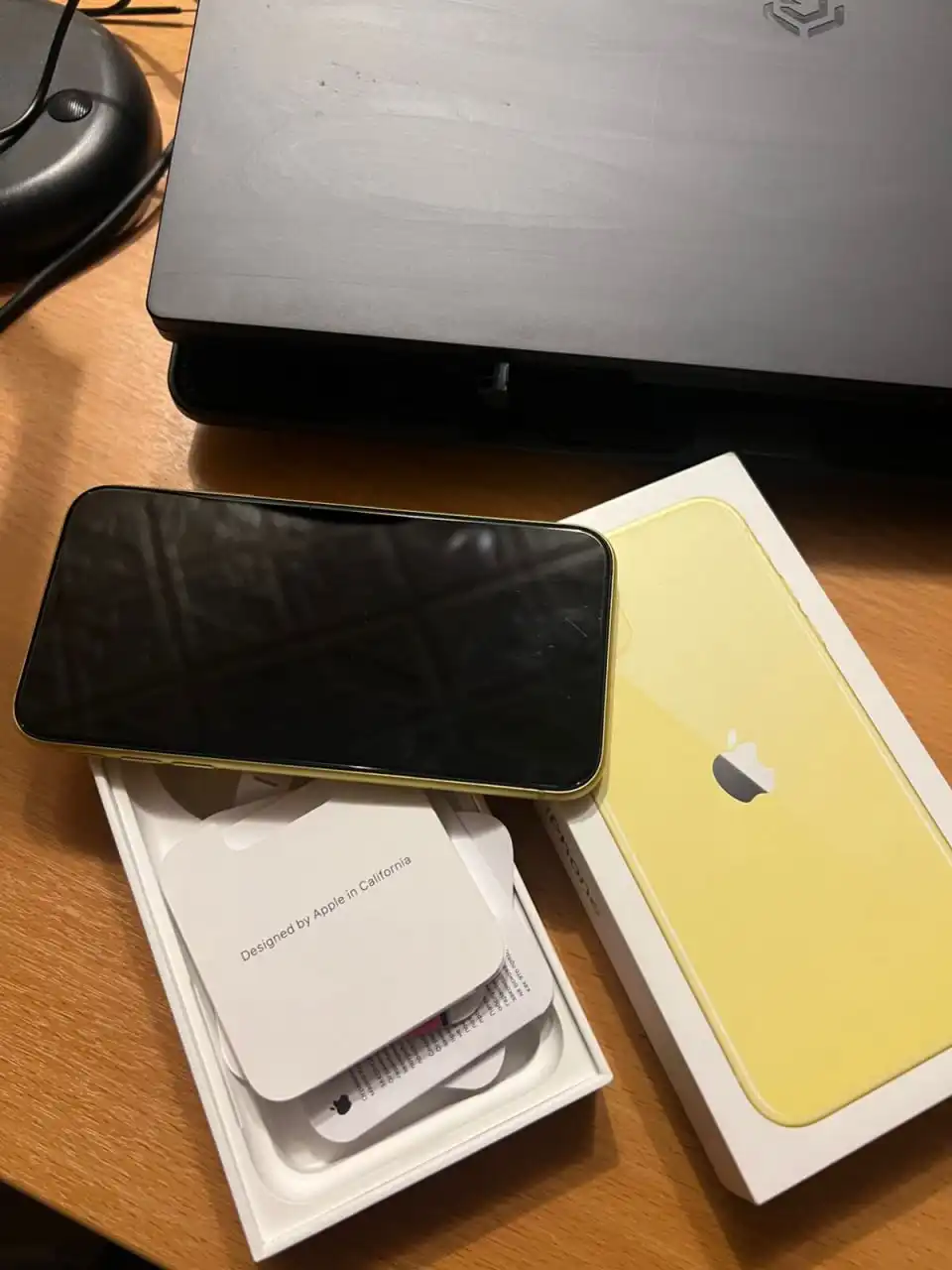 Продам iPhone 11 128 ГБ с документами
