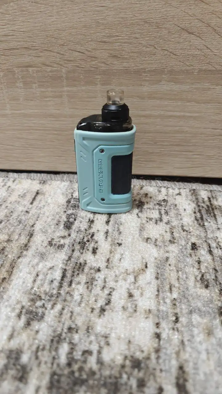 Продам срочно хирик 3 и жижу анархия 70 мг - Барахолка в Омск