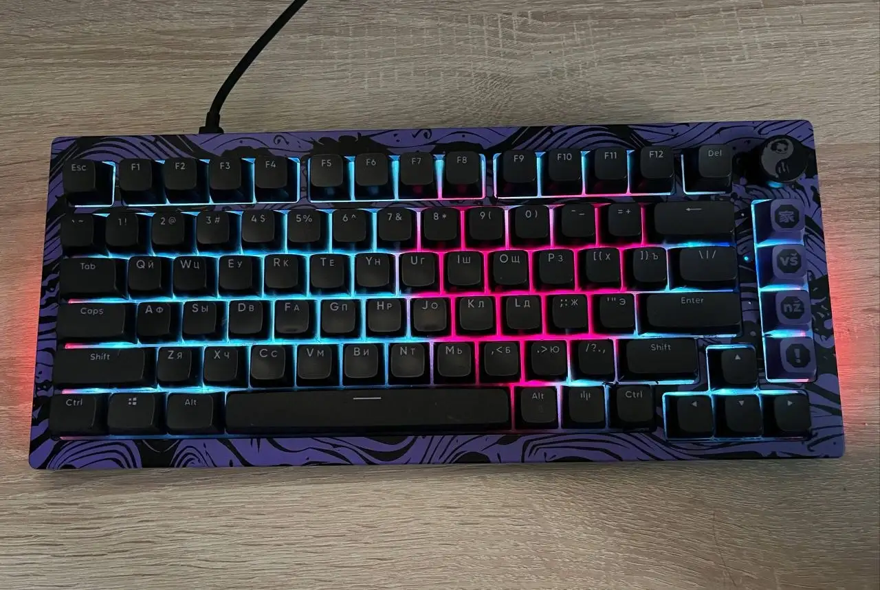 Игровая механическая клавиатура Dark Project x Akko 5075B Plus Black-Gold Purple — цена 3500 - Клавиатуры (Электроника) в Омск