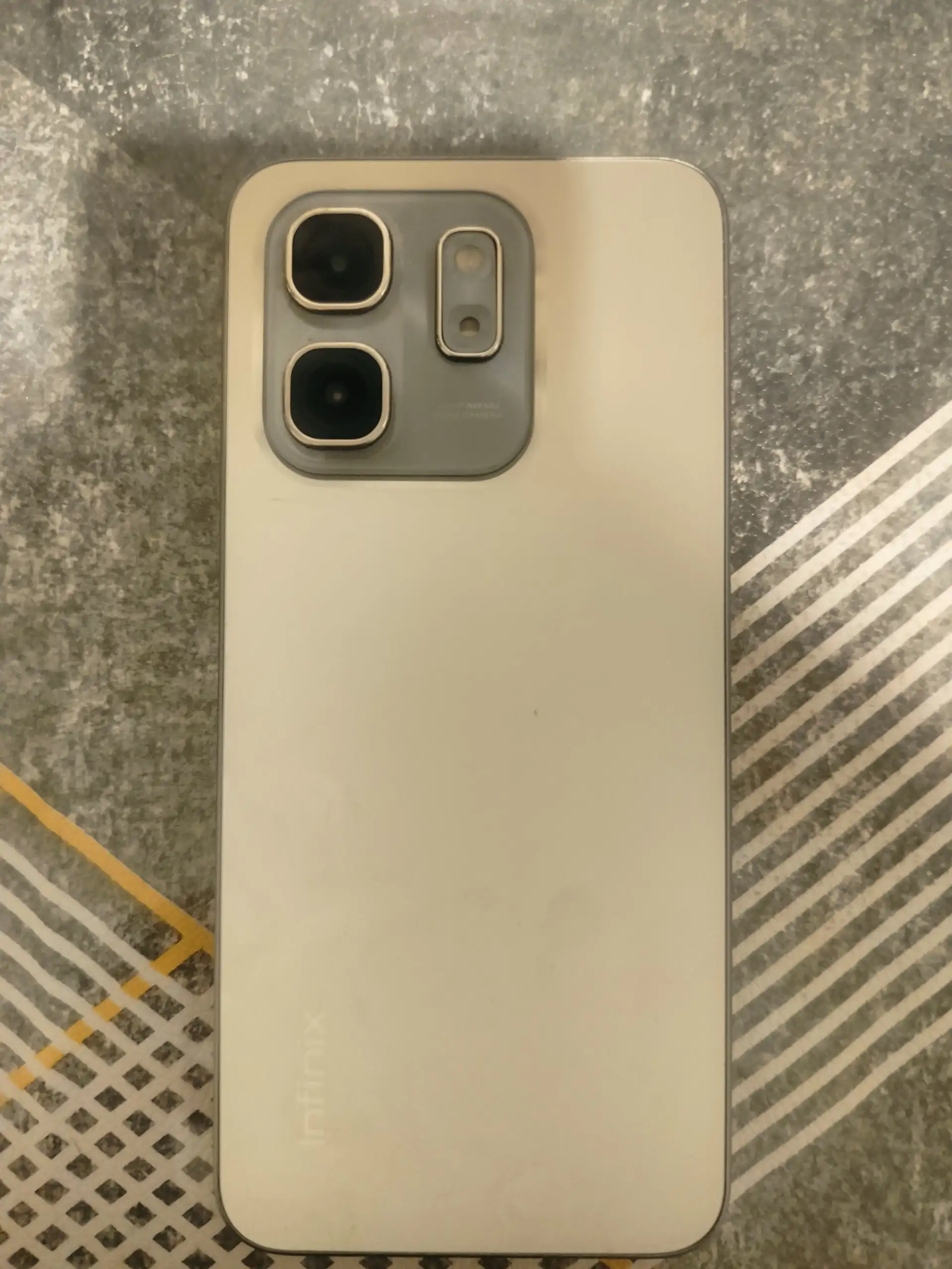 Продажа Infiniti Note 50i с разбитым экраном - Телефоны (Электроника) в Омск