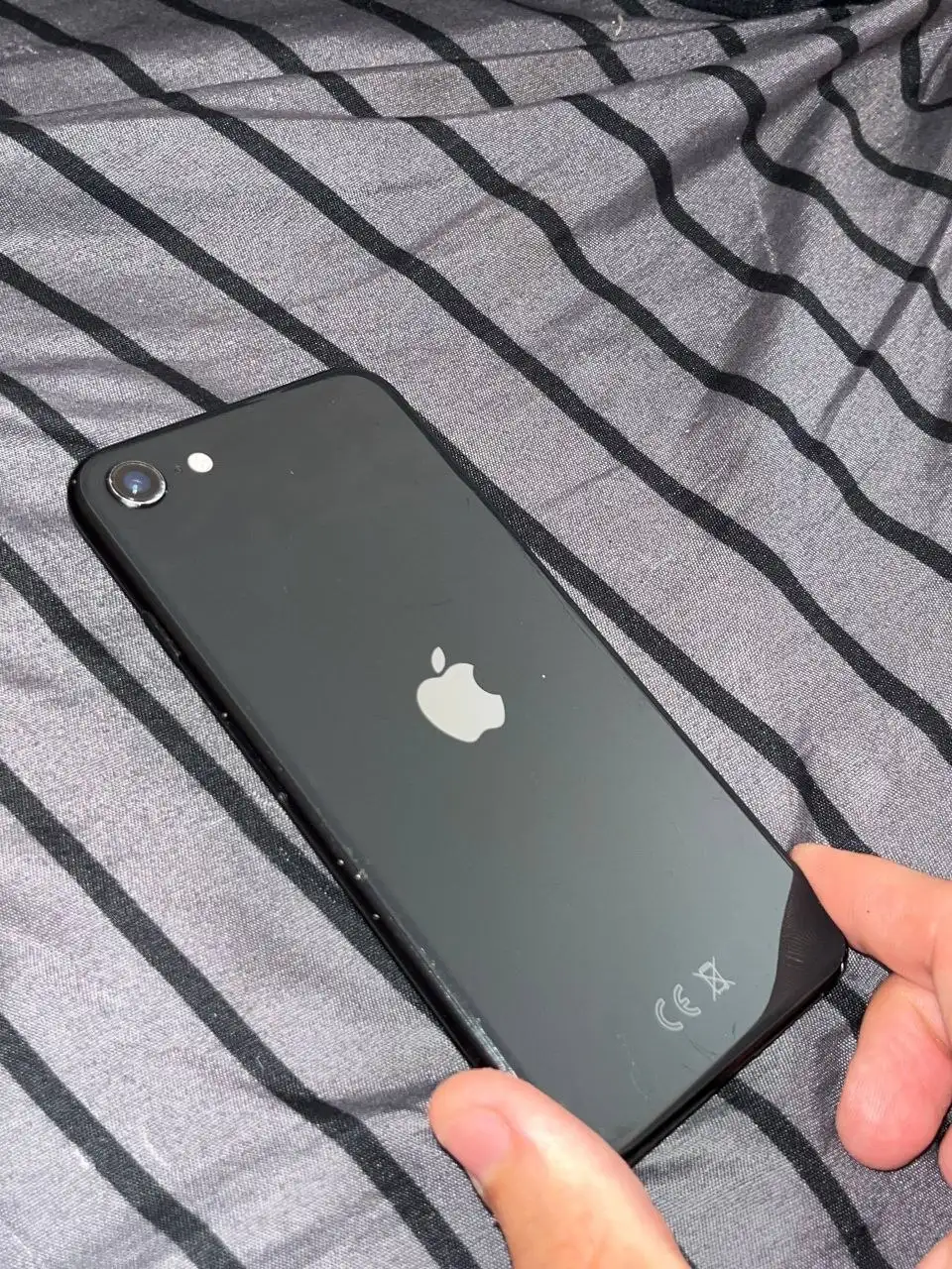 iPhone SE 2020 - Смартфоны (Электроника) в Омск