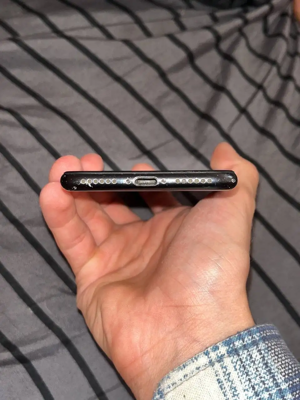 iPhone SE 2020 - Смартфоны (Электроника) в Омск