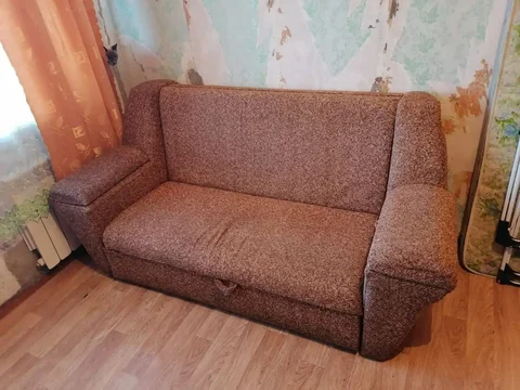 Продам небольшой диван с вмонтированными столиками - Для дома и дачи в Иркутск