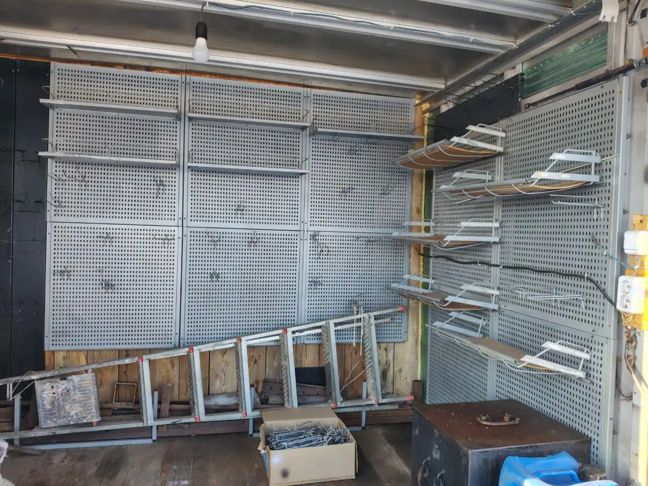 Продам систему хранения с перфорированными щитами