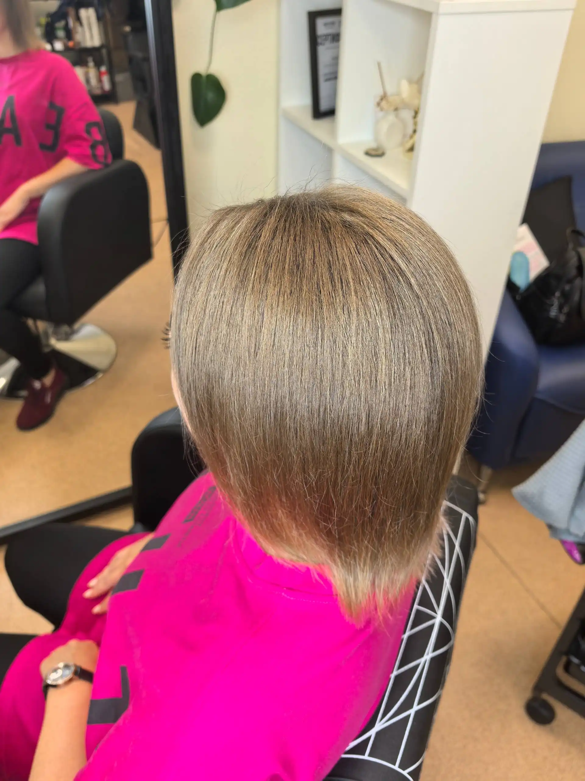 Услуги по уходу за волосами в салоне