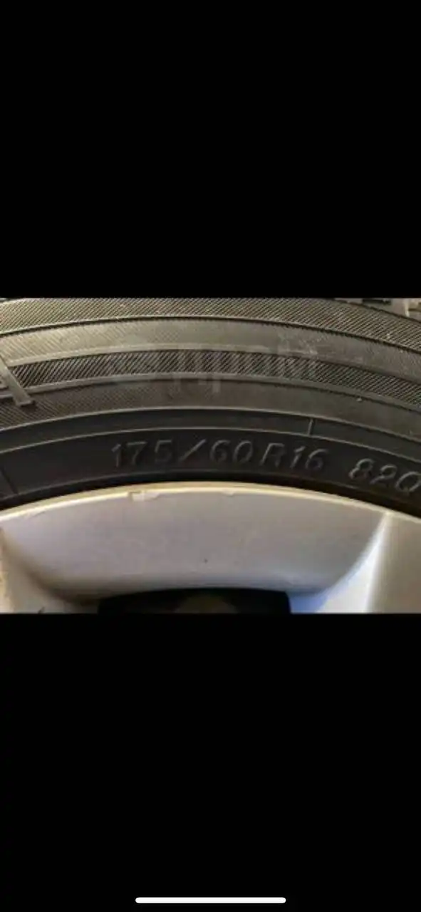 Продам комплект колес на зимней резине Toyota Ractis