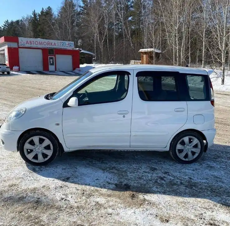 Продам комплект колес на зимней резине Toyota Ractis