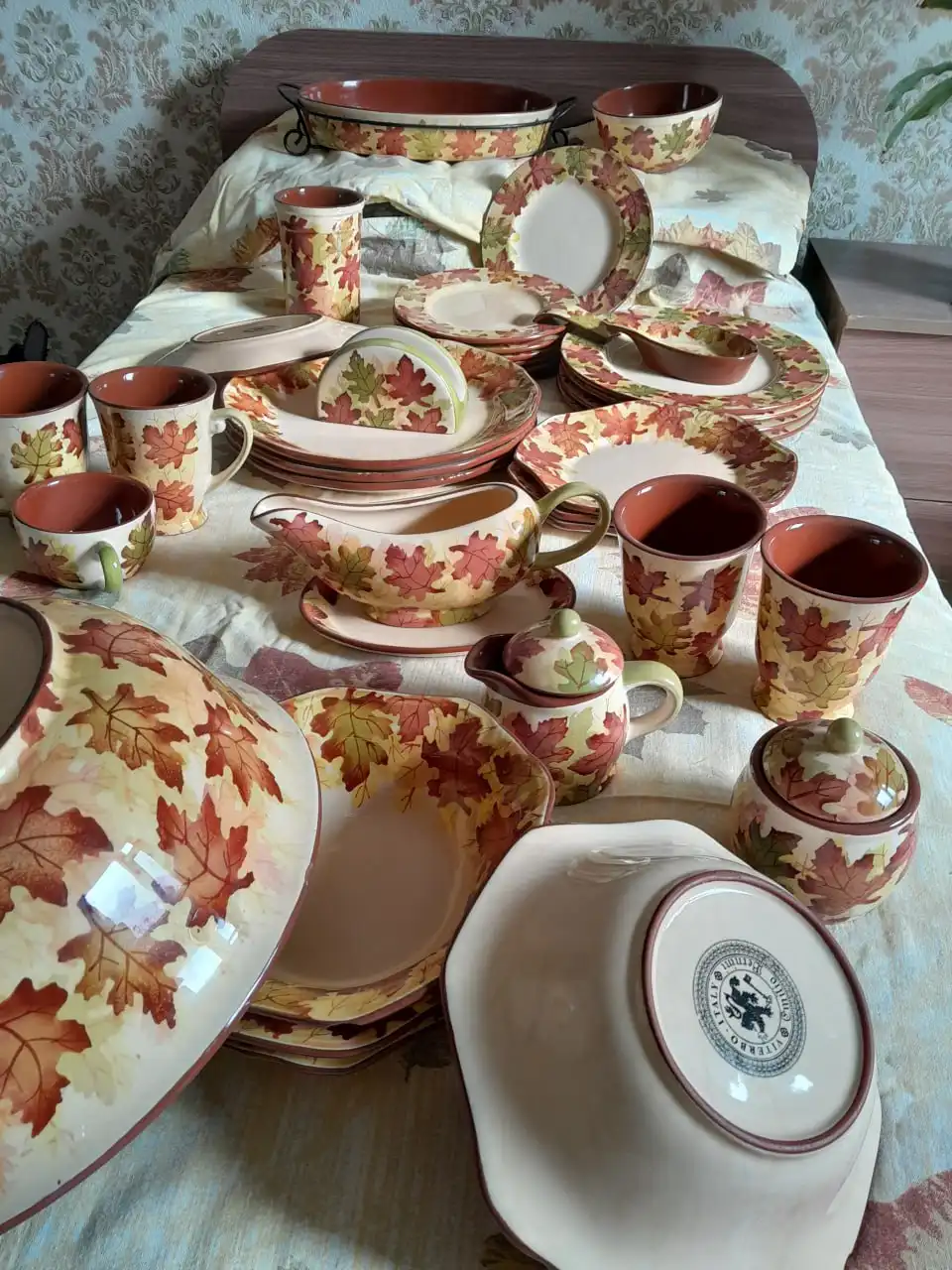 Продам коллекционный набор посуды производства Италия