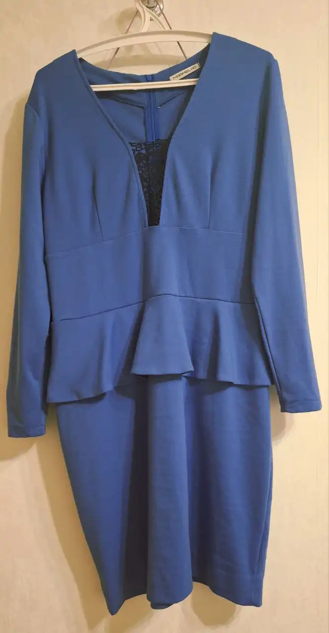 Осенне-весеннее вечернее платье