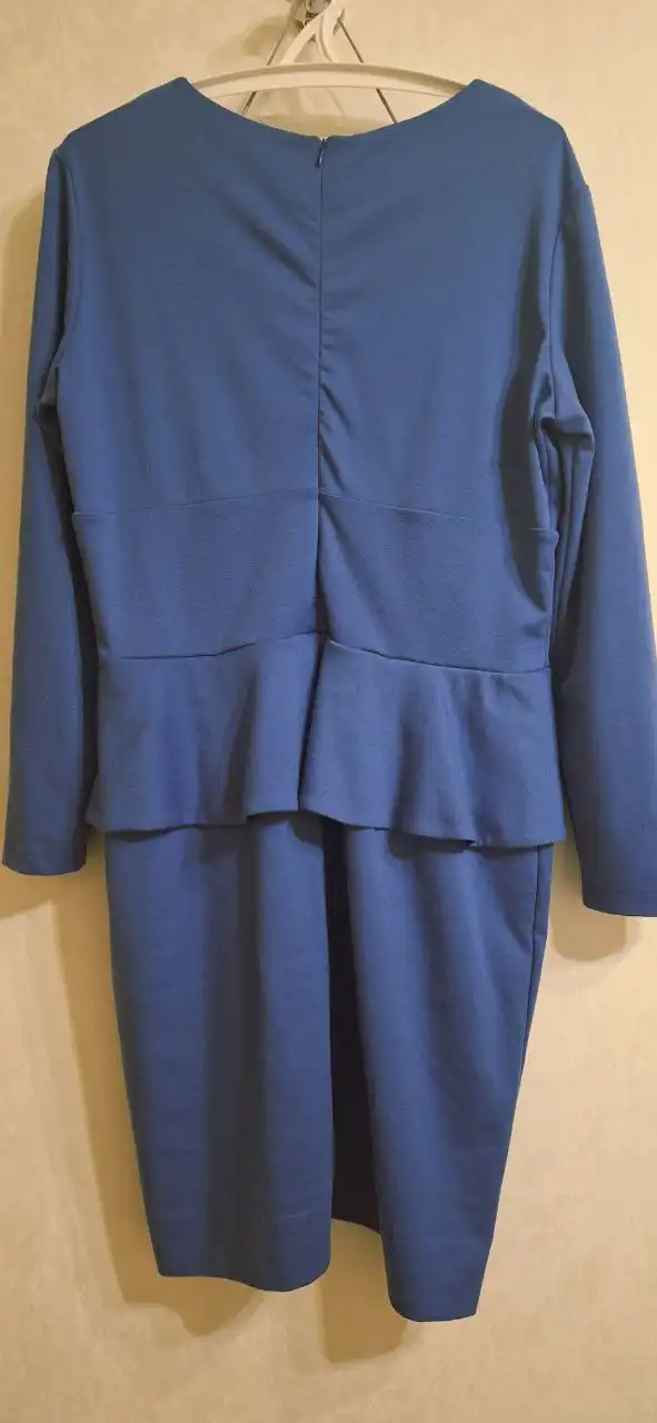 Осенне-весеннее вечернее платье