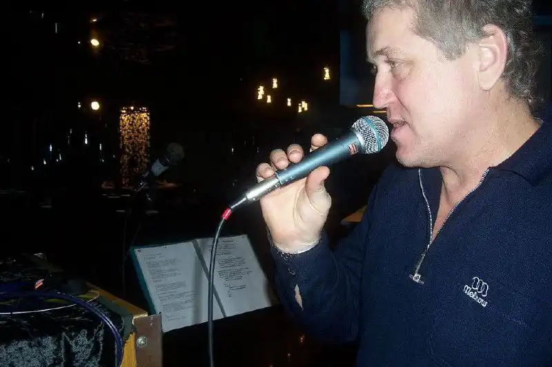 Услуги профессионального вокалиста с аппаратурой - Вокал/Музыкальные услуги (Услуги) в Иркутск/Ангарск