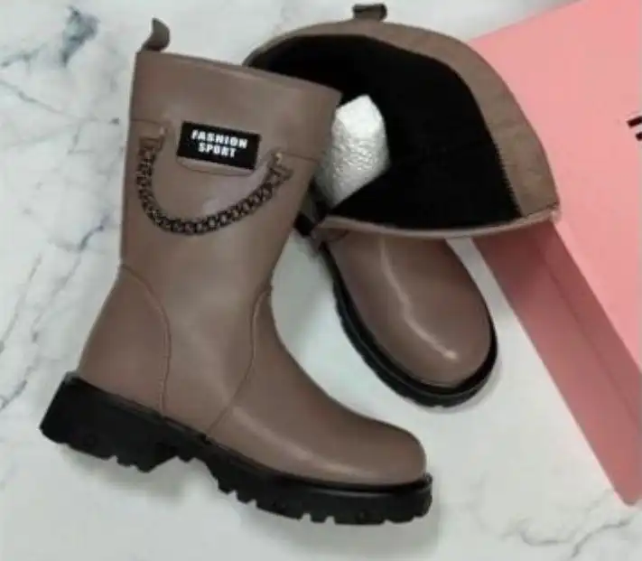 Продажа демисезонной одежды в Иркутской области - Одежда в Иркутская область