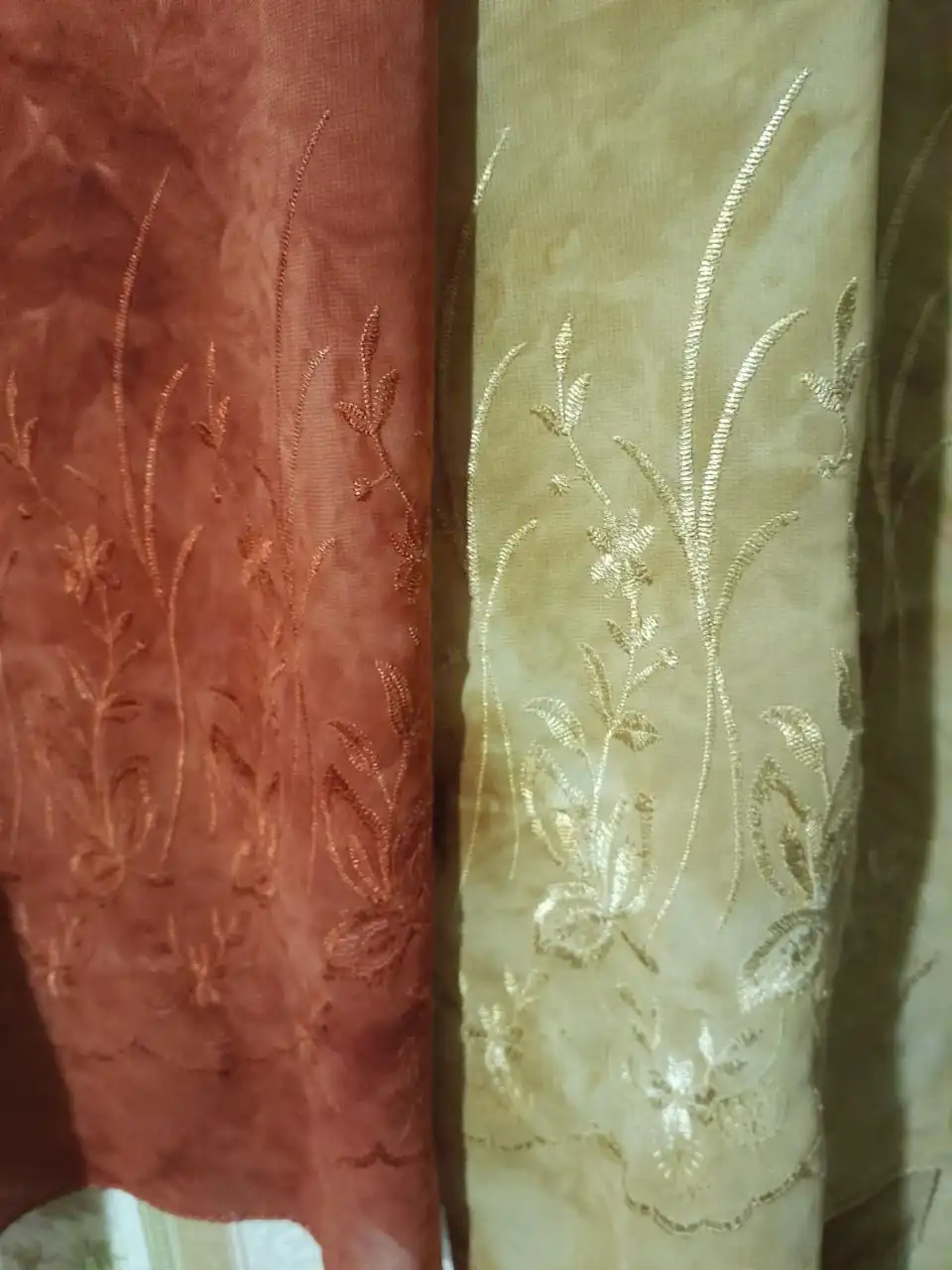 Продам юбку, палантины, брюки, шляпу - Женская одежда (Одежда) в Саянск