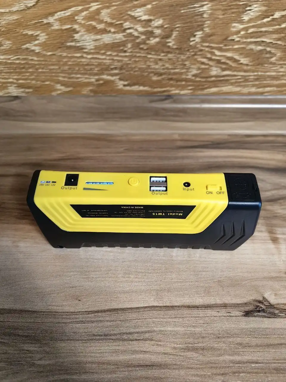 Продажа пускового устройства бустер 68800mAh 600A - Автоаксессуары (Авто) в Иркутск