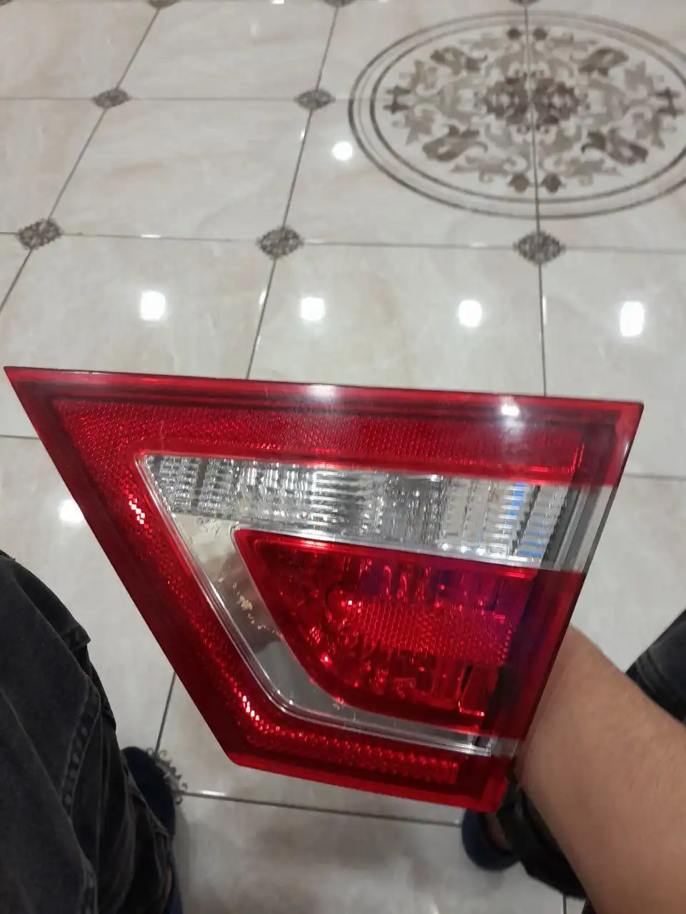 Продам задние фары от Lada Vesta - Автозапчасти (Запчасти) в Иркутская область