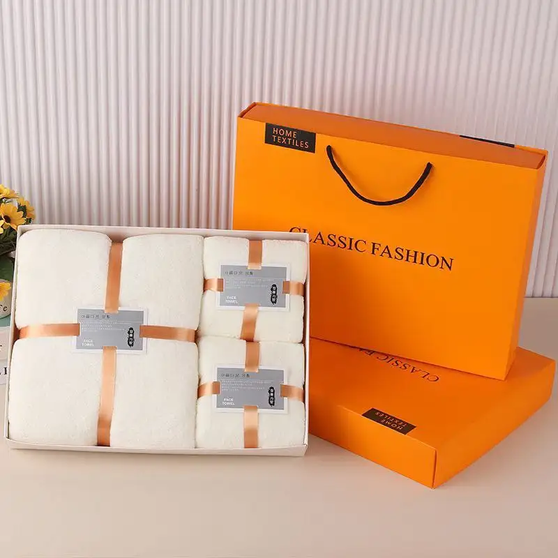 Набор белых полотенец из кораллового бархата - Барахолка в Ново-Ленино