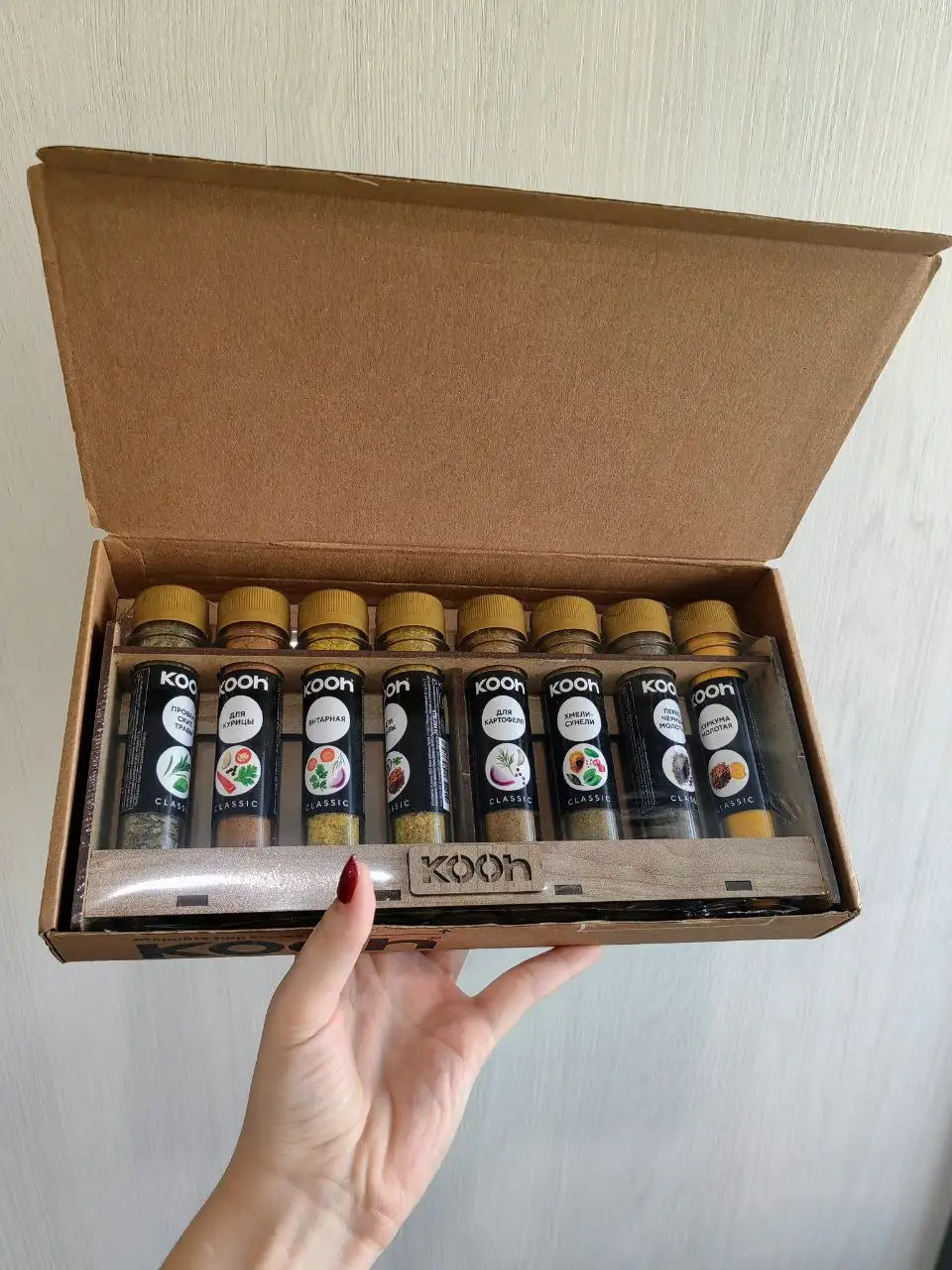 Подарочный набор из 8 специй в эко-подставке - Барахолка в Ново-Ленино