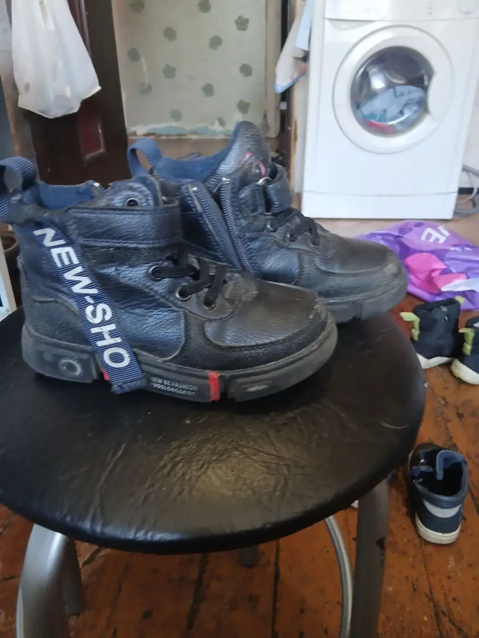 Ботинки весенние на мальчика 27-28 размера - Обувь детская (Товары для детей) в Шелехов