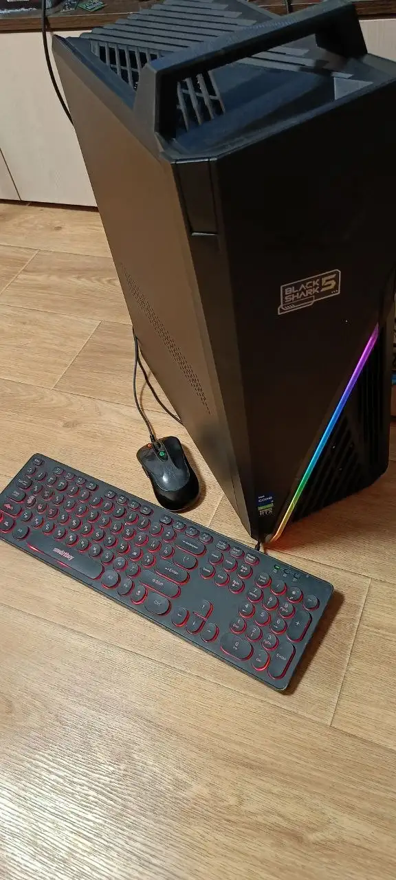 Игровой компьютер для нетребовательных игр - Компьютеры и ноутбуки (Электроника) в Неизвестно