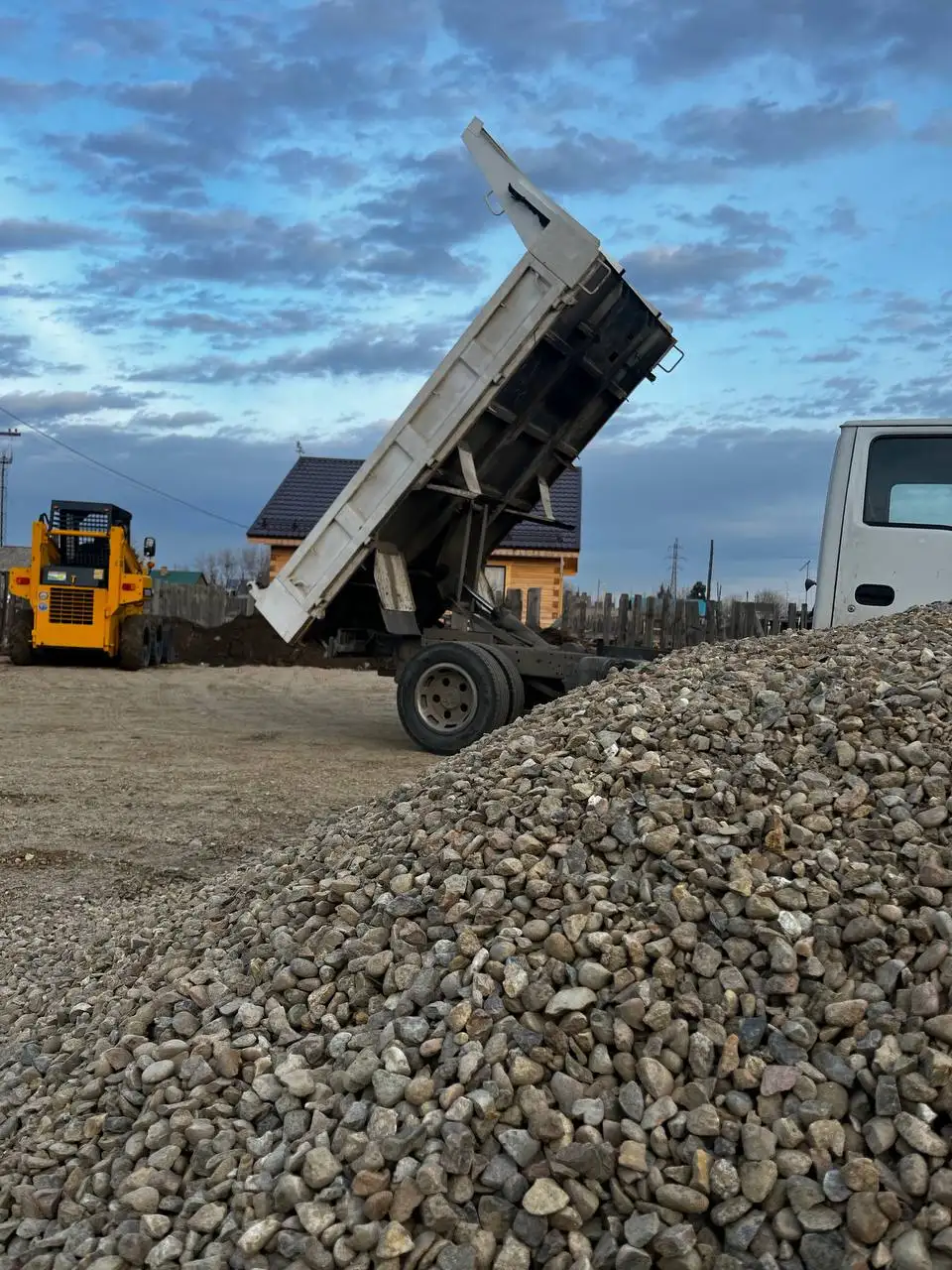 Продажа перегноя и строительных материалов с доставкой в Мегете - Строительные материалы (Для дома и дачи) в Мегет