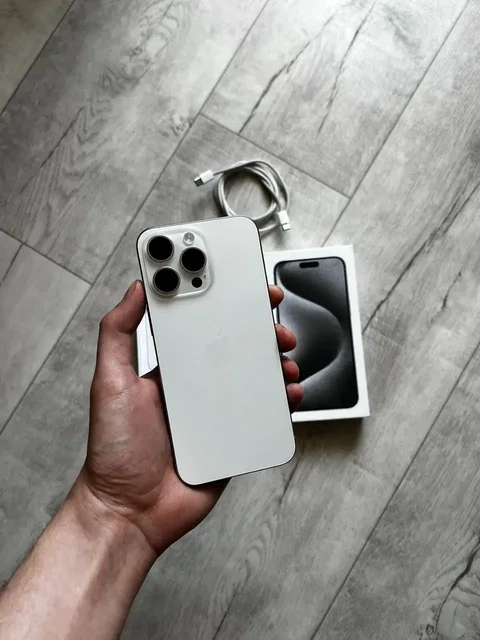 iPhone 15 Pro Max 256 ГБ - Светильники в Иркутск