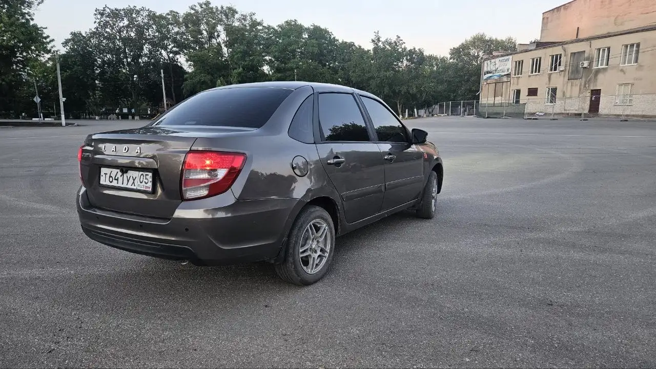 LADA Гранта 1.6 MT Luxe 2019 - Легковые автомобили (Авто) в Иркутск