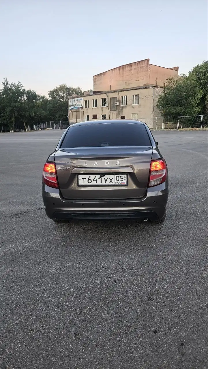 LADA Гранта 1.6 MT Luxe 2019 - Легковые автомобили (Авто) в Иркутск