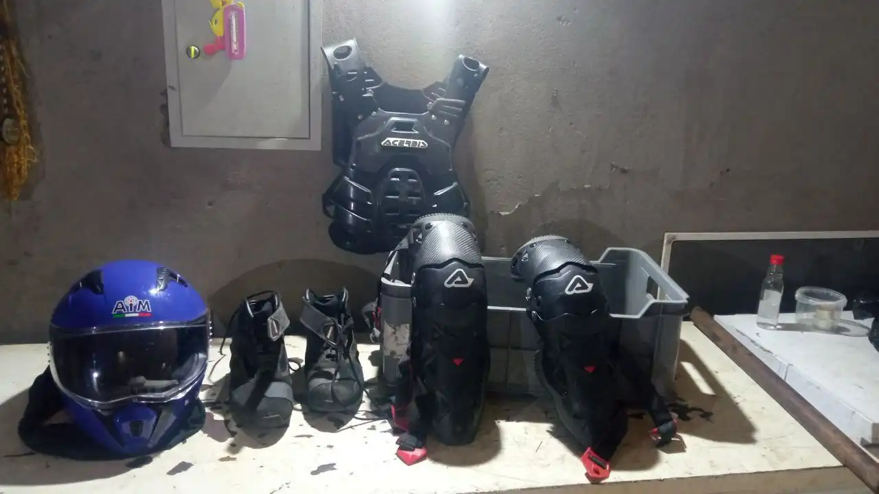 Продажа мотоцикла 250 куб. с экипировкой - Мотоциклы (Авто) в Красноярск