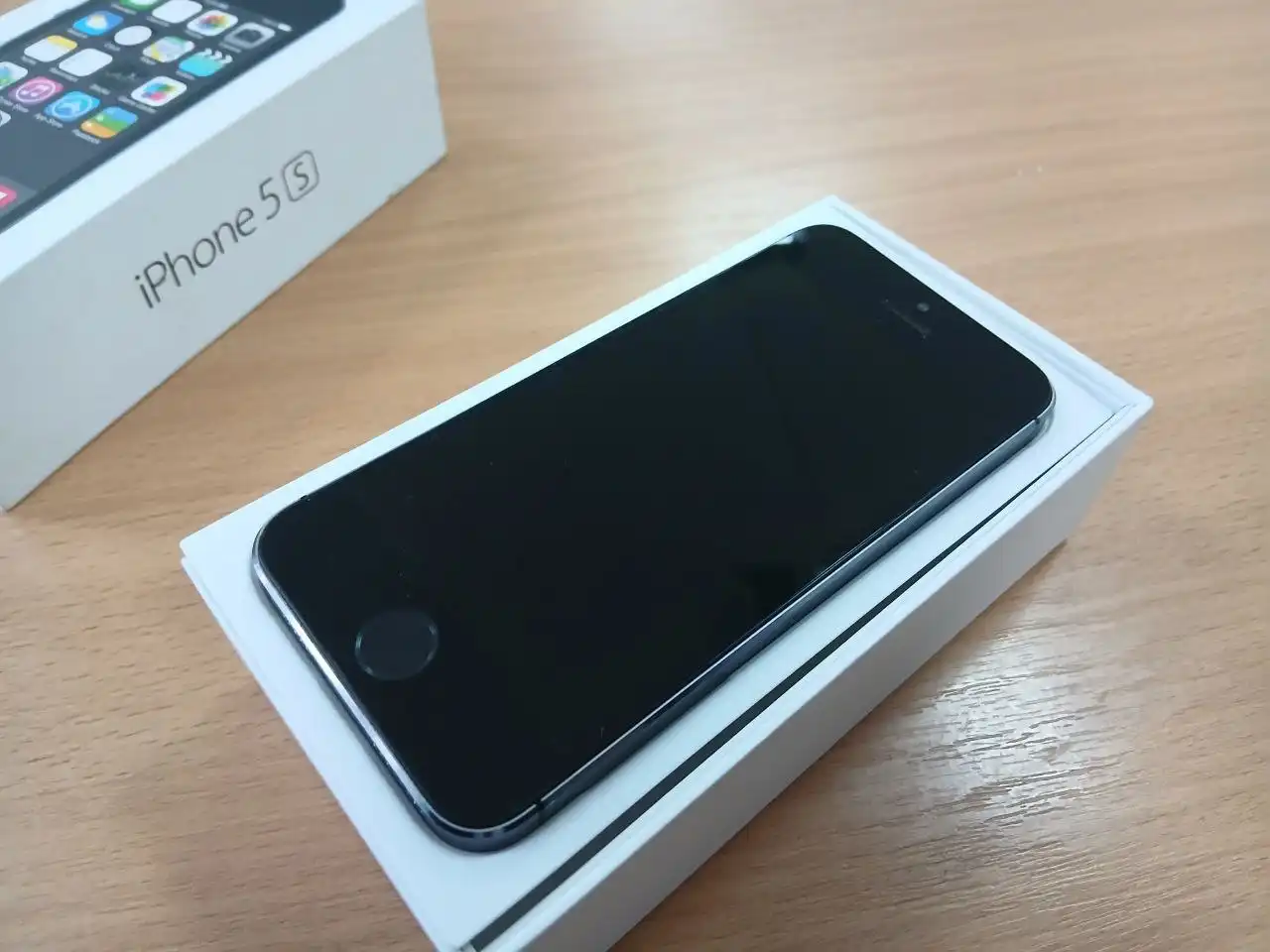 Продам iPhone 5S в идеальном состоянии - Смартфоны (Электроника) в Екатеринбург