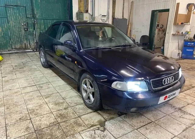 Audi A4 B5 1.6 MT на ходу с зимней резиной - Легковые автомобили в Уфа