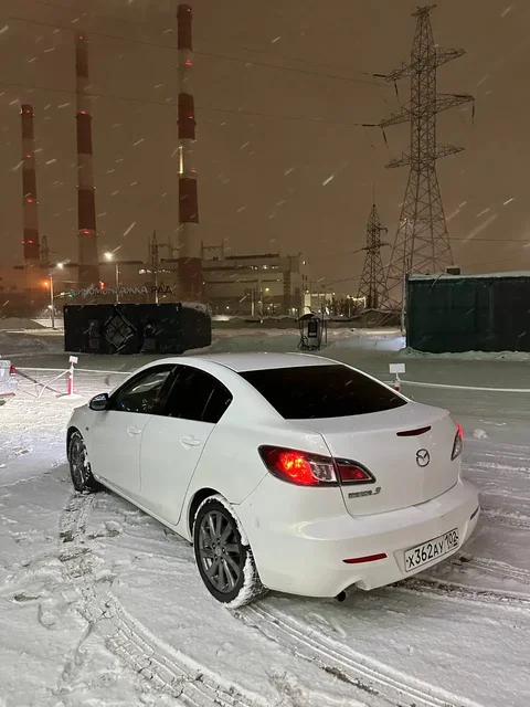Mazda 3 2012 года, 1.6 механика, зеленый - Внедорожник в Уфа