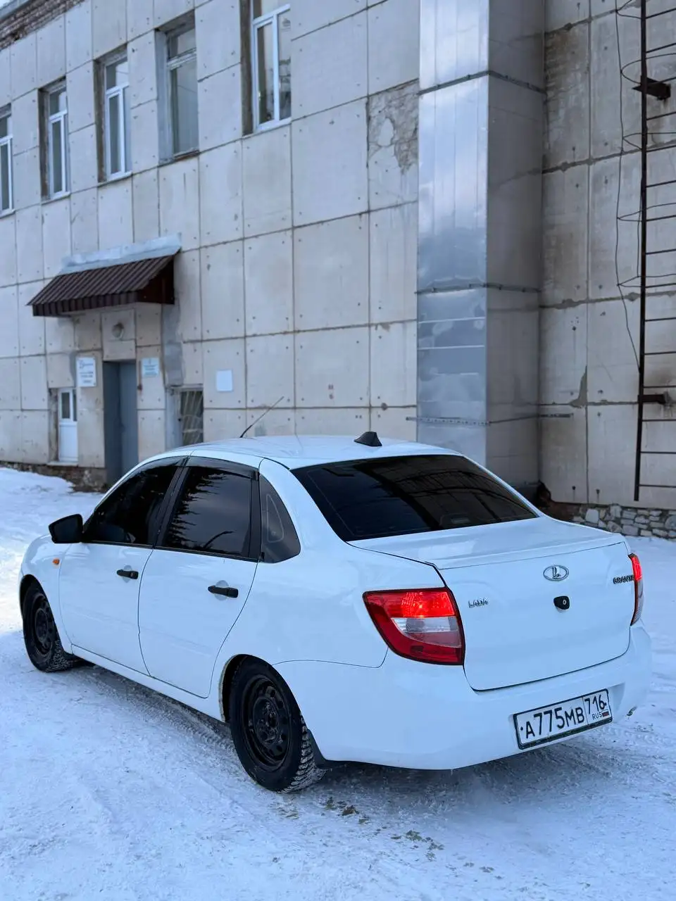 Продажа Лада Гранта 2016 года выпуска - Легковые автомобили (Авто) в Уфа