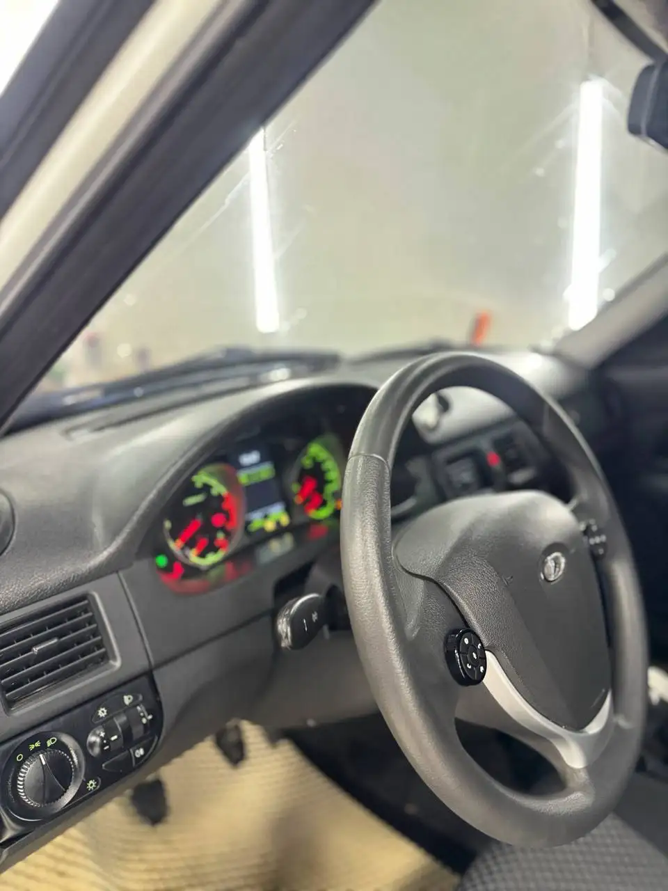 Продажа Lada Priora 2013 года в идеальном состоянии - Легковые автомобили (Авто) в Нижнекамск