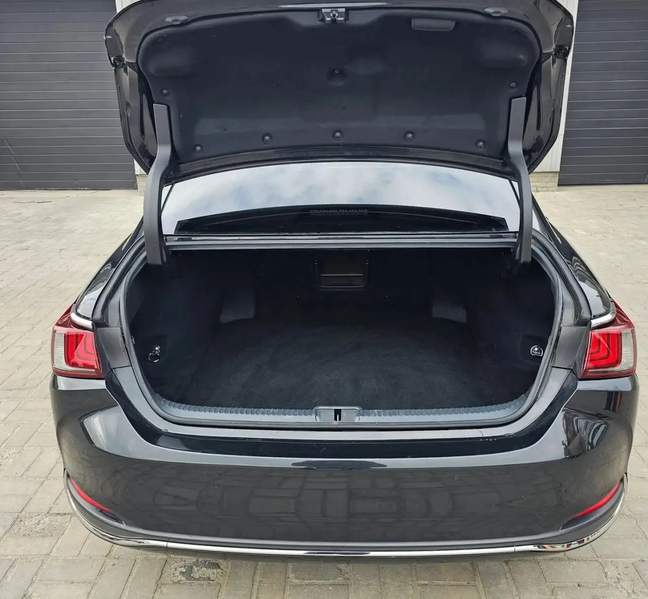 Lexus ES 2018 бизнес-седан - Легковые автомобили (Авто) в Уфа