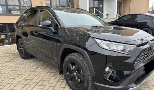 Продажа Toyota RAV4 2021 года - Внедорожник/кроссовер в Уфа