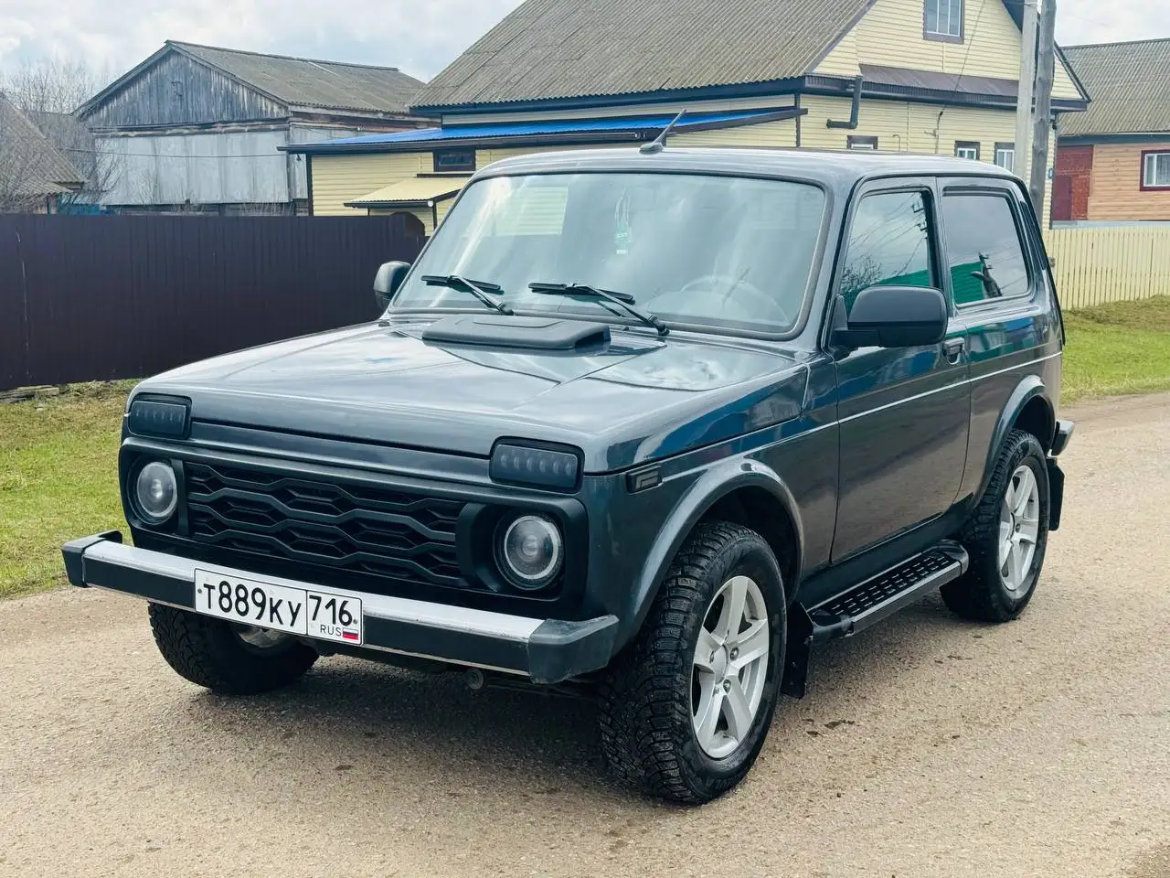 Лада Нива 2021 в цвете Борнео, одна хозяин, 90 000 км - Легковые автомобили (Авто) в Неизвестно