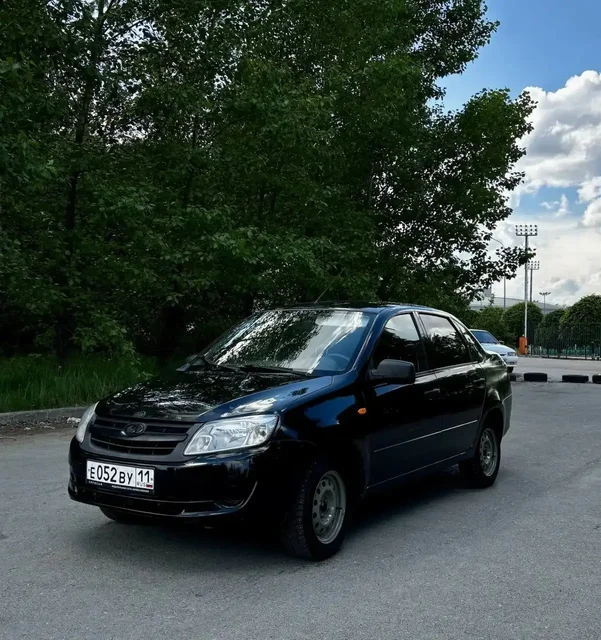 LADA Granta 2013 в хорошем состоянии - Колеса и шины в Казань