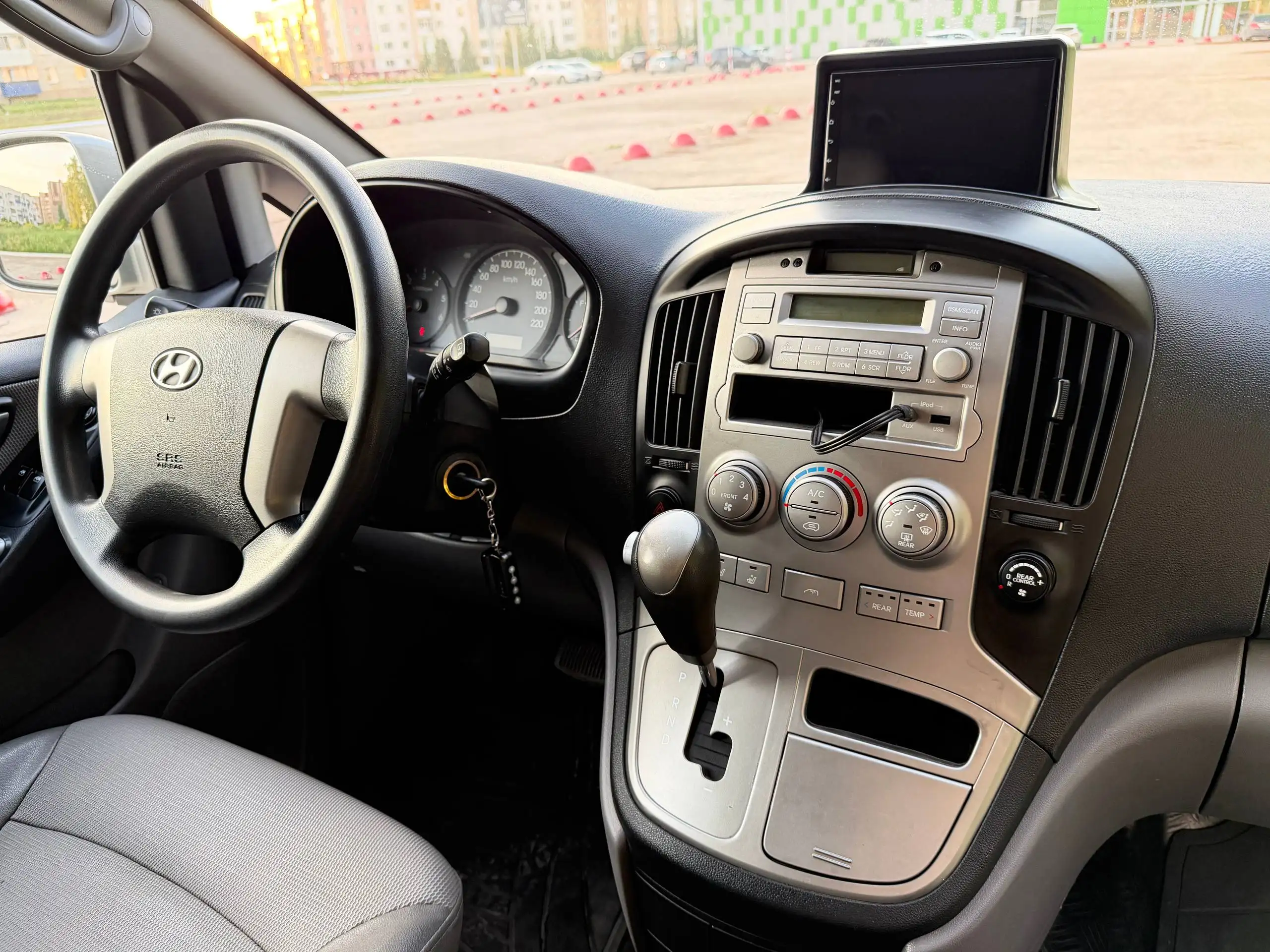 Hyundai Grand Starex 2011, 9 мест - Авто в Туймазы