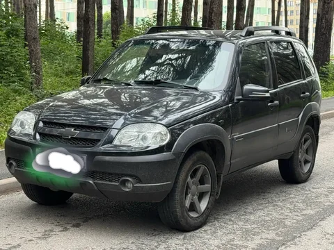 Нива Шевроле 2011 года с кондиционером - Авто в Уфа