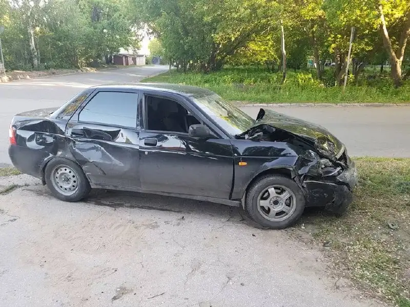 Срочно куплю Ладу (Приора/Веста/Калина/Гранта) до 100 000 ₽ - Авто в Уфа