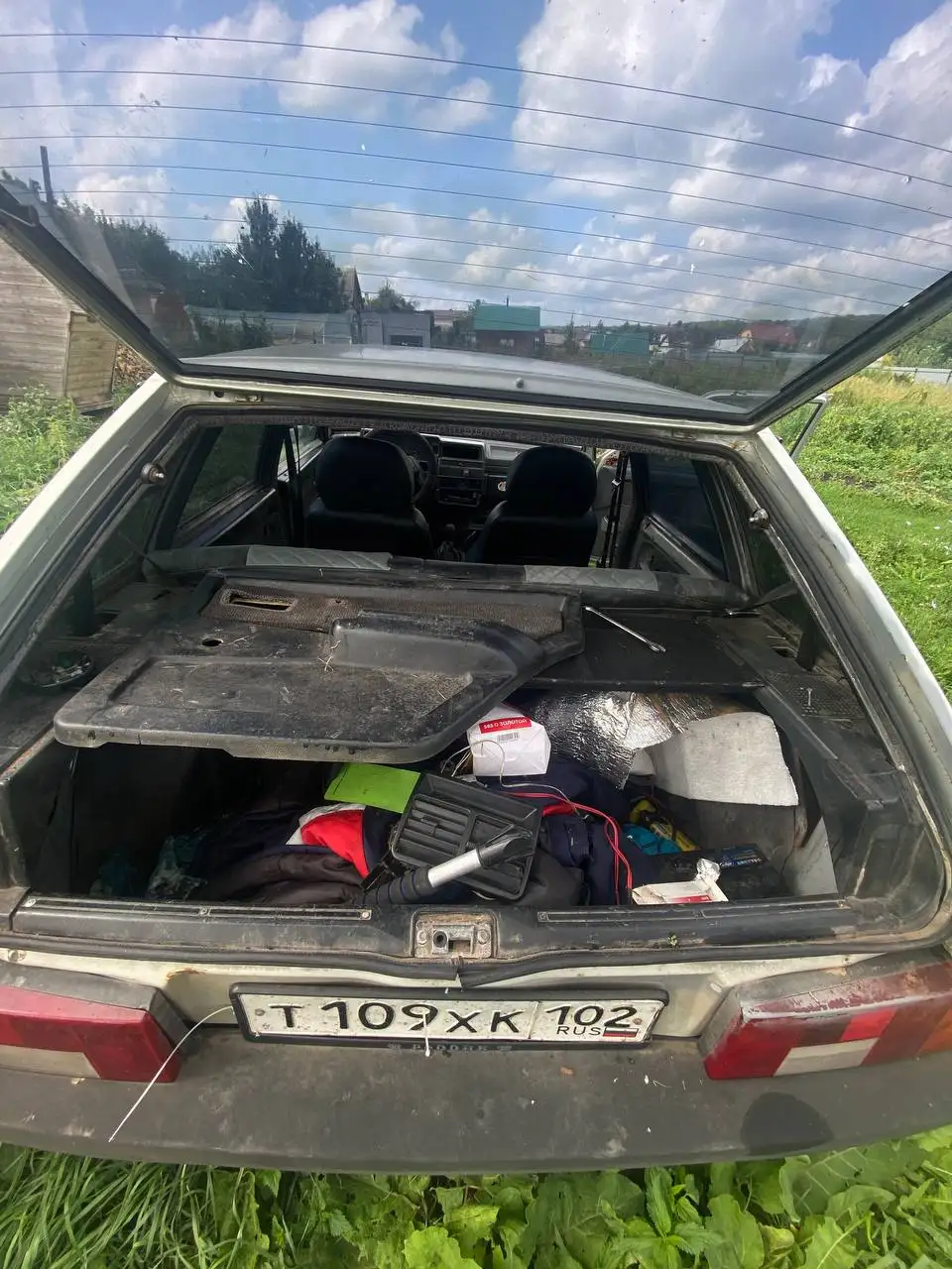 Автомобиль с проблемами проводки в придачу две старые коробки - Автомобили (Авто) в Уфа