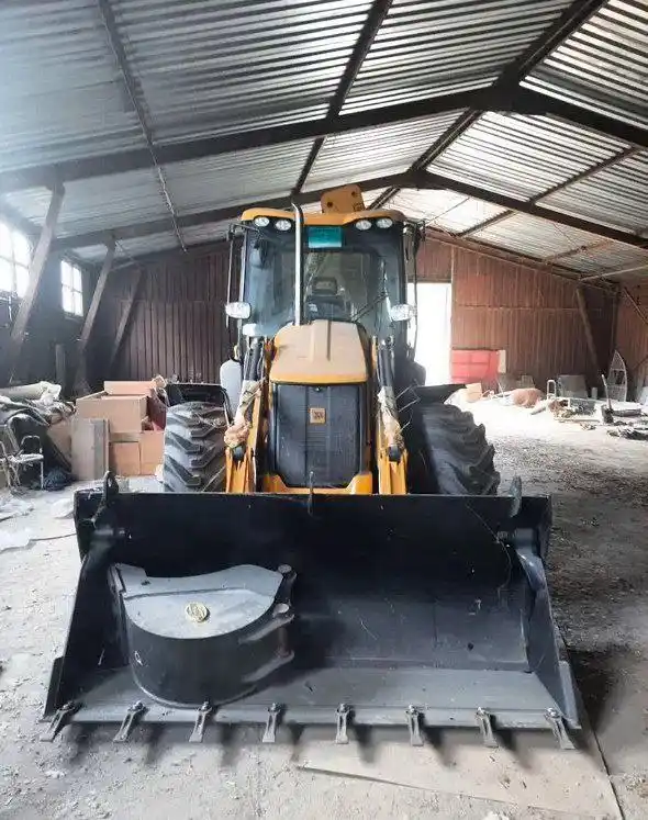 Экскаватор-погрузчик JCB 4CX и 3CX
